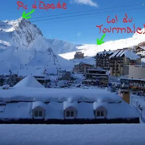 https://centre-village-vue-imprenable.midi-pyreneeshotels.com