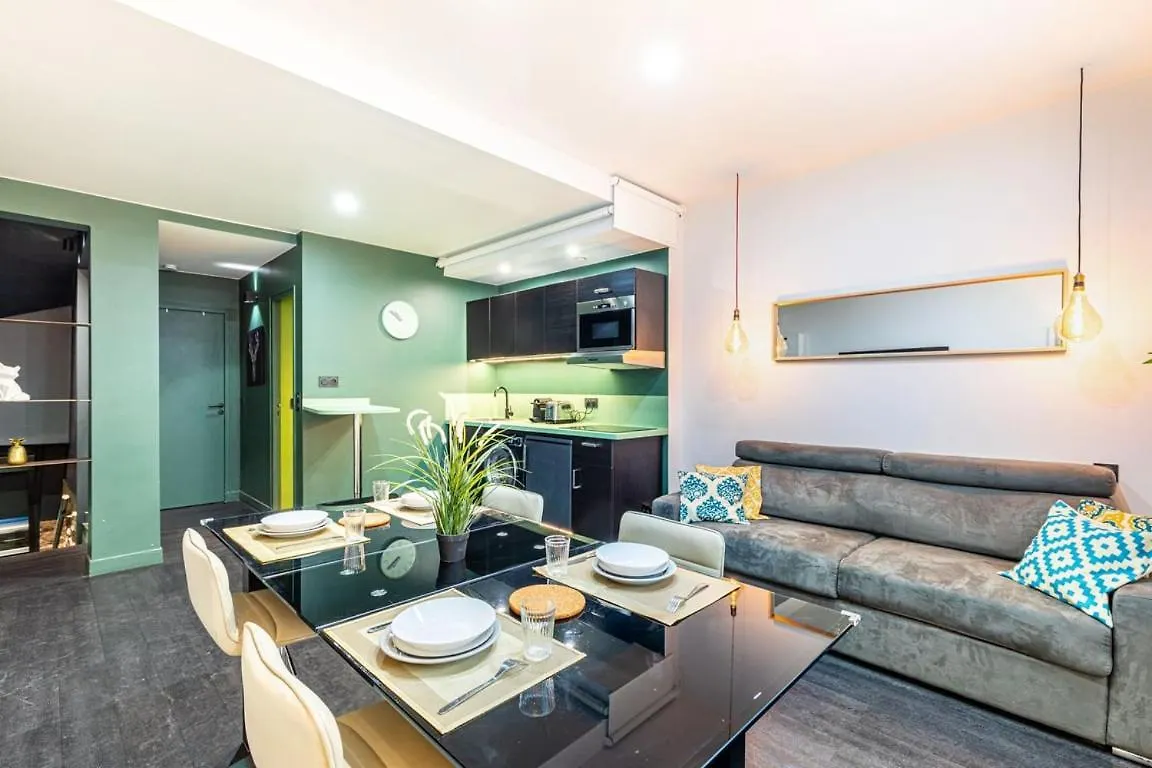 Apartament Guestready - Beautiful And Colourful Apt In The 19Th Arrond Paryż